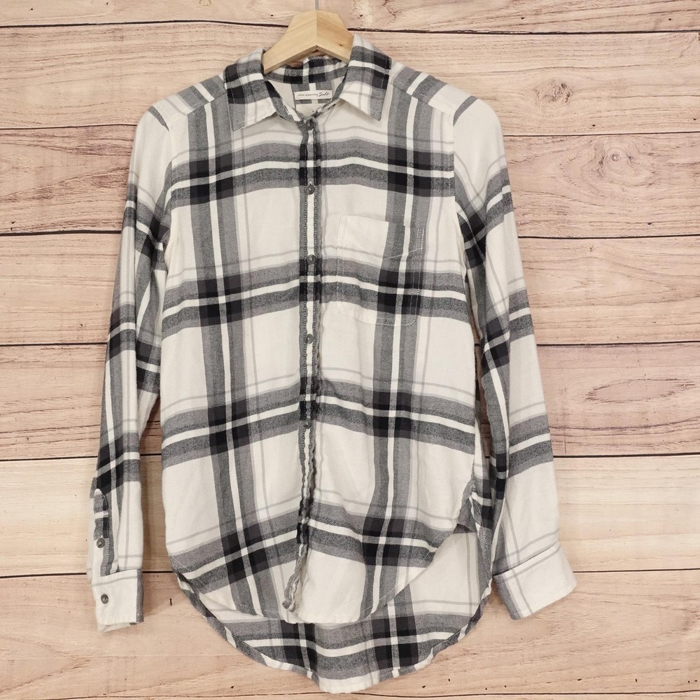 American Eagle Outfitters Shirt Womens XS White Plaid Flannel Button Up Soft